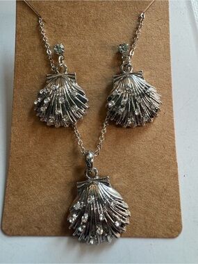 New silver seashell earrings/necklace